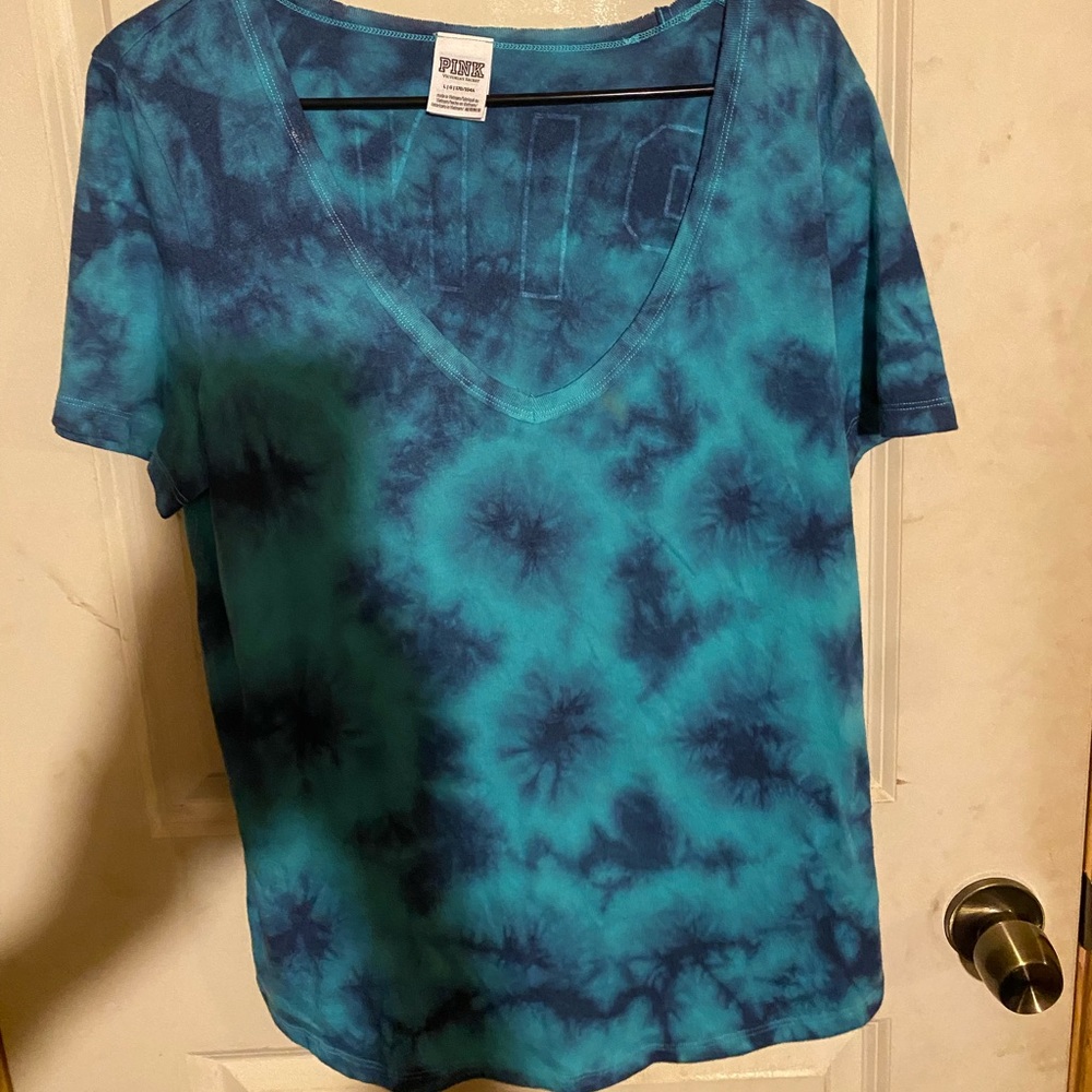 Victoria secret Pink tops lot of 2 size large